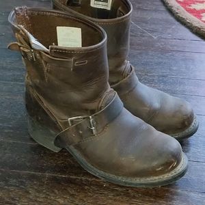 frye sutton engineer boots